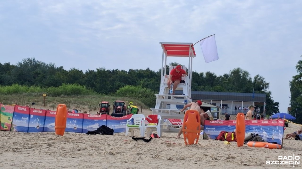 Ratownicy przypominają podstawowe zasady bezpieczeństwa nad morzem [ZDJĘCIA]