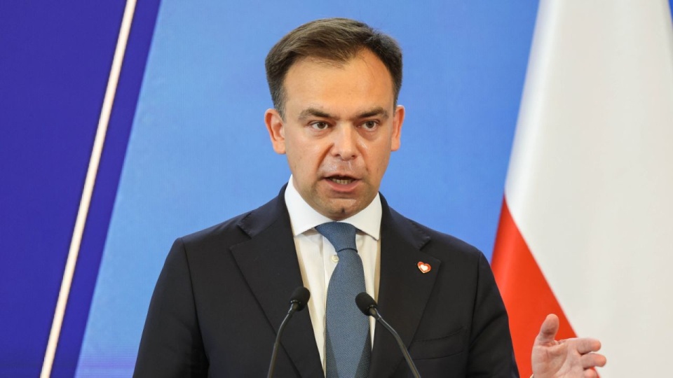 Minister finansów i gospodarki Andrzej Domański podczas konferencji prasowej w siedzibie Kancelarii Prezesa Rady Ministrów w Warszawie, 6 bm. Temat: "DEREGULACJA 2.0: przyjazna administracja skarbowa i pewność prawa podatkowego". PAP/Albert Zawada