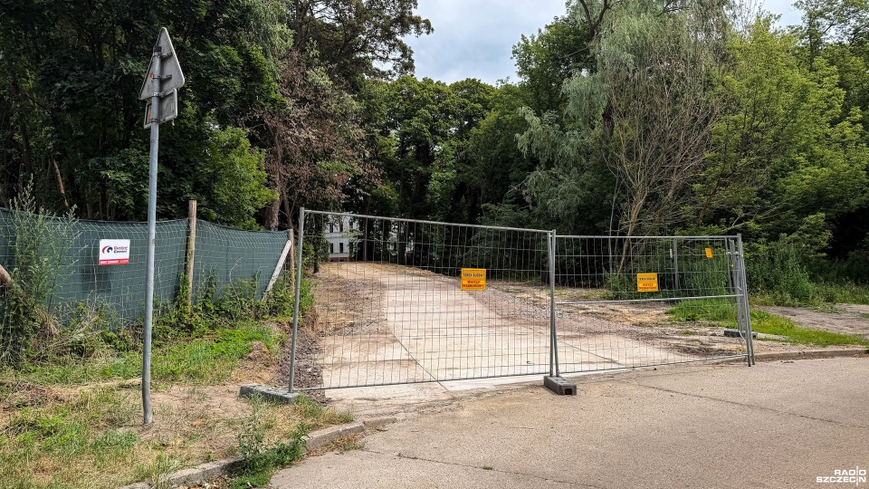 Droga zamiast dzikiego przejazdu przez szczeciński park [ZDJĘCIA]