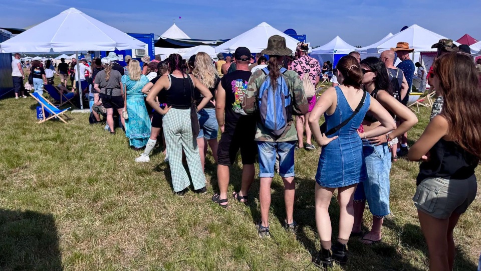 Kilkaset osób przebadało tarczycę podczas festiwalu Pol'and'Rock [ZDJĘCIA]