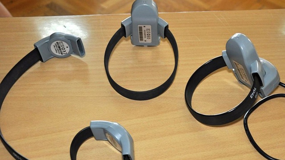 Poluzowanie kryteriów dozoru elektronicznego nad więźniami