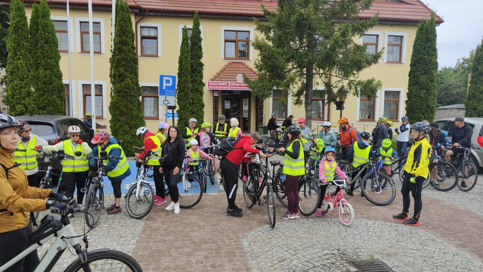 Na dwóch kółkach do dwóch dębów [ZDJĘCIA]