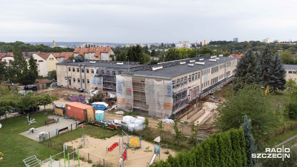 Rodzice uczniów twierdzą, że szkoła przy ul. Hożej 3 w Szczecinie nie jest gotowa na przyjęcie uczniów