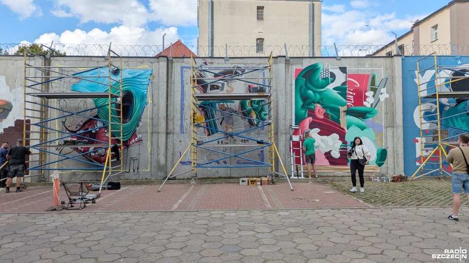 Ściany aresztu przy ul. Kaszubskiej w Szczecinie ozdobią murale [WIDEO, ZDJĘCIA]