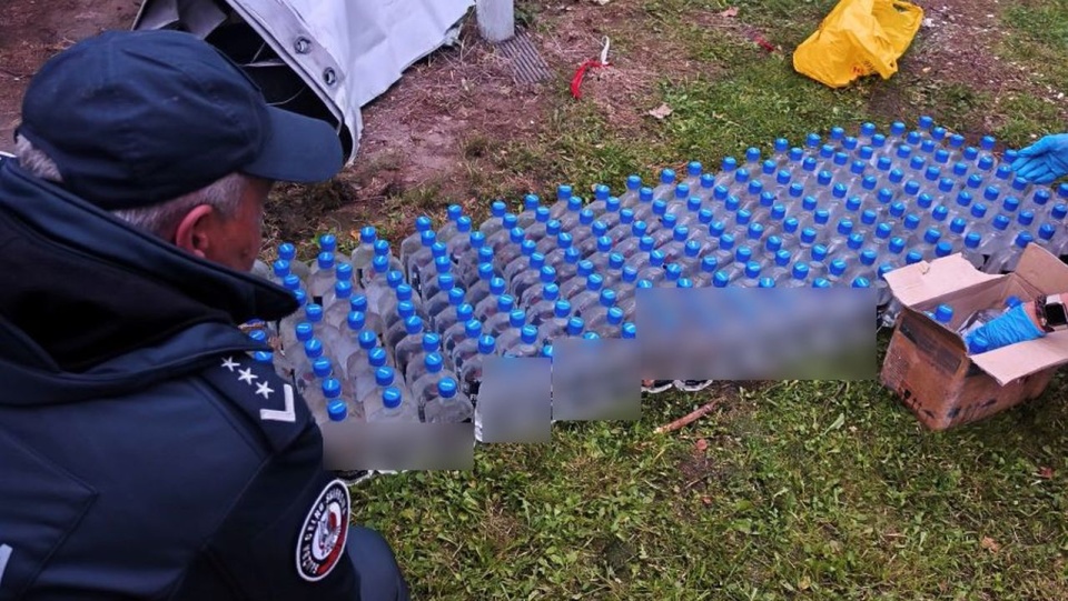 Blisko 250 litrów alkoholu z nielegalnej produkcji w rękach KAS