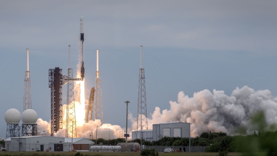 Rakieta Falcon 9 wyniosła czteroosobową załogę w kierunku stacji ISS