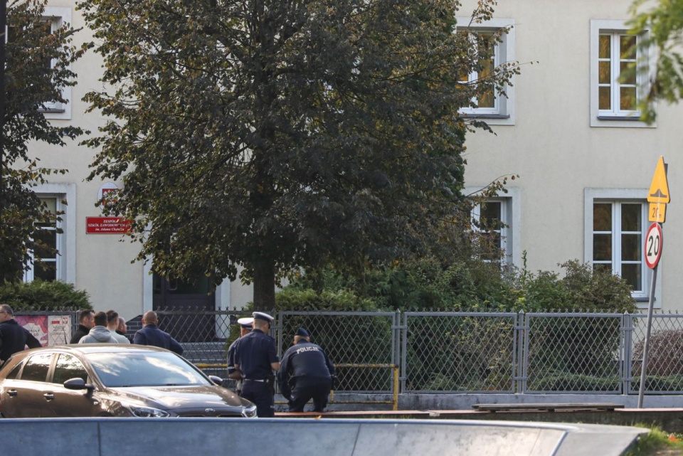 Atak w szkole. Nożownik miał ładunek wybuchowy