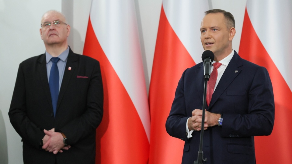 Prezydent RP Karol Nawrocki (Po prawej) i prezes Trybunału Konstytucyjnego Bogdan Święczkowski (Po lewej) podczas wręczenia nominacji sędziowskich i asesorskich w Pałacu Prezydenckim w Warszawie. Fot. PAP/Paweł Supernak